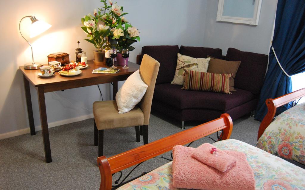 Cutmore Cottages - Meurants Manor Stanhope Gardens Room photo